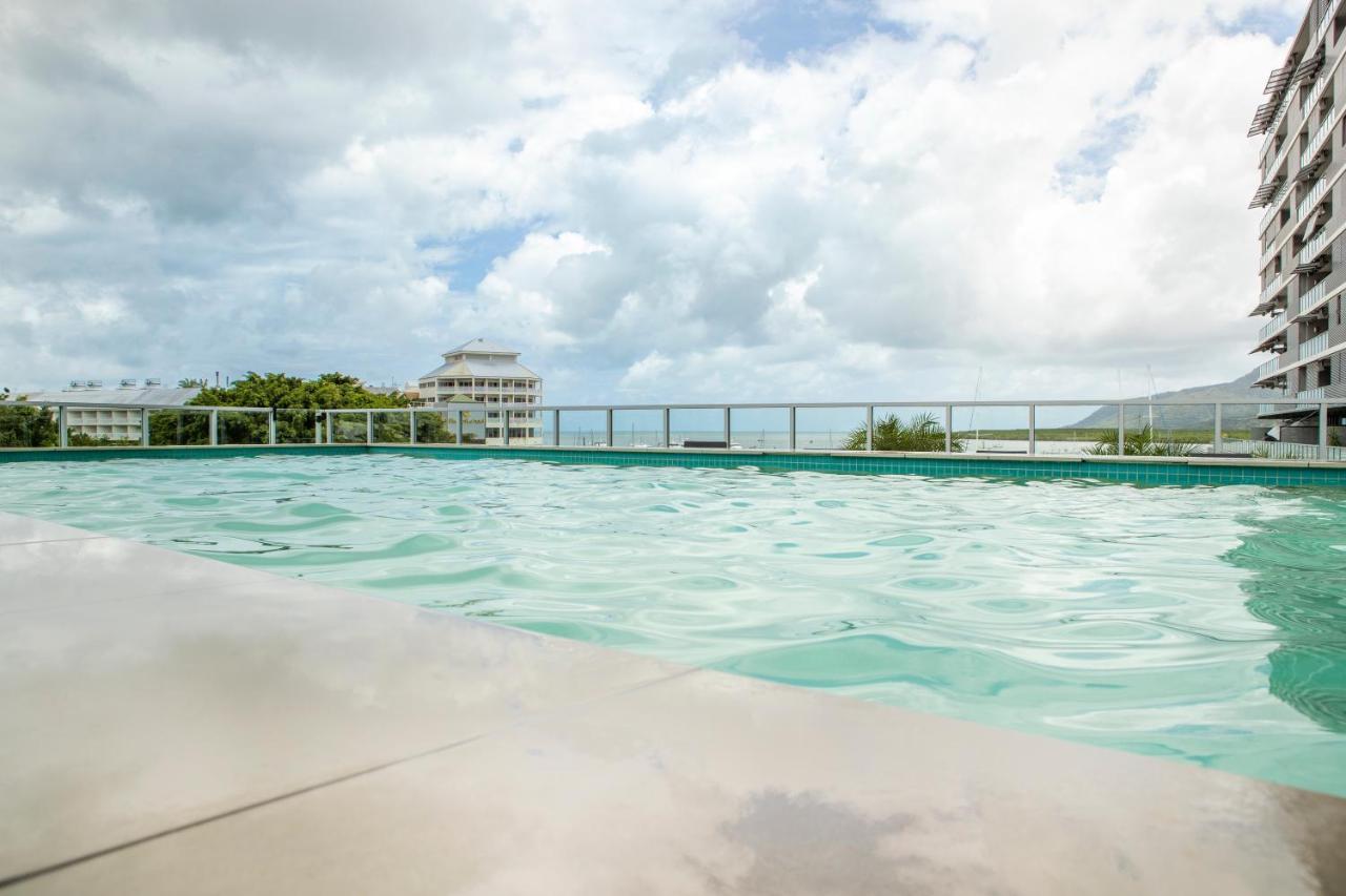 Ferienwohnung Cairns Waterfront Luxury At Harbourlights Exterior foto