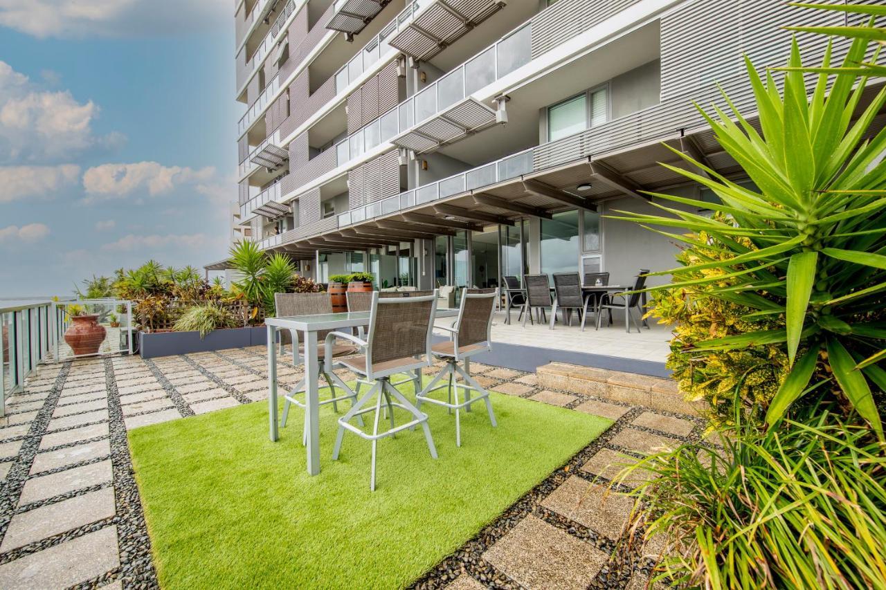 Ferienwohnung Cairns Waterfront Luxury At Harbourlights Exterior foto
