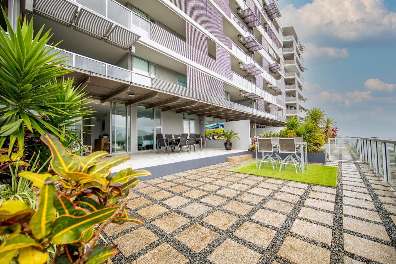 Ferienwohnung Cairns Waterfront Luxury At Harbourlights Exterior foto