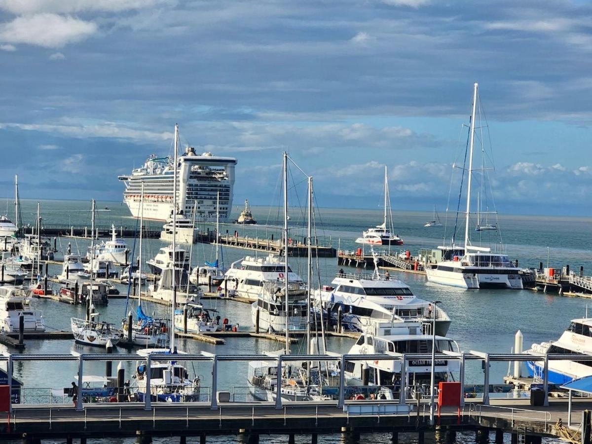 Ferienwohnung Cairns Waterfront Luxury At Harbourlights Exterior foto