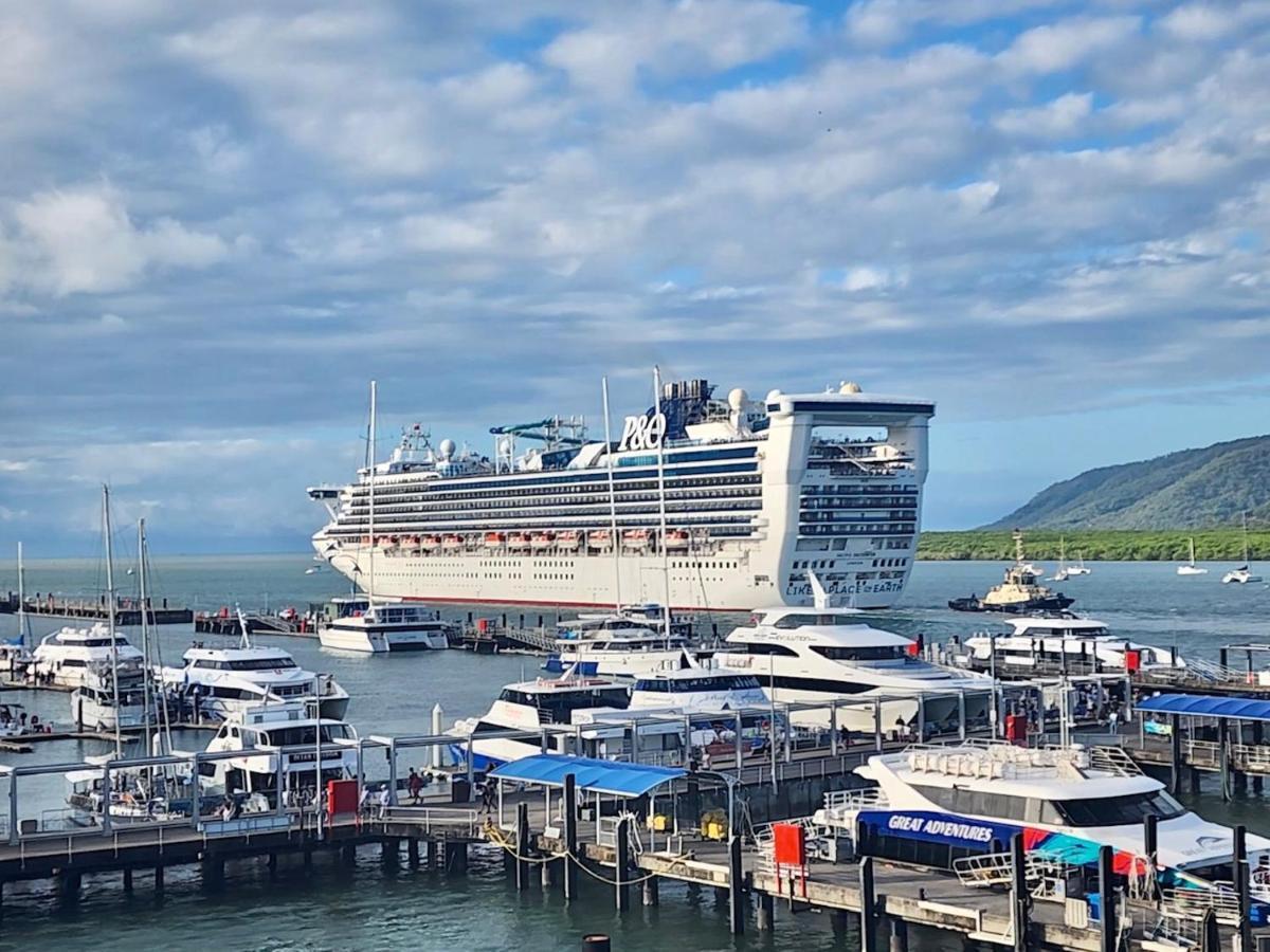 Ferienwohnung Cairns Waterfront Luxury At Harbourlights Exterior foto
